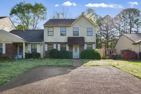 1335 Village Green Dr, Hixson, TN 37343