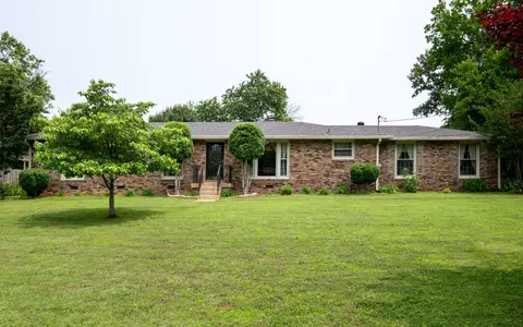 343 Indian Lake Rd, Hendersonville, TN 37075