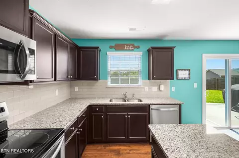 7126 Forest Willow Ln, Corryton, TN 37721 photo 10