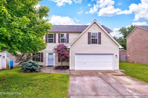 2040 Cartmill Dr, Powell, TN 37849
