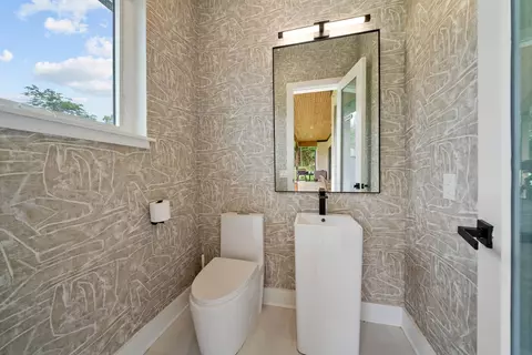 Bath - 1240 John Windrow Rd, Eagleville, TN 37060 photo 6 of 6
