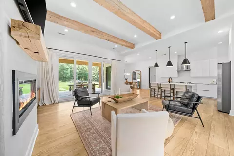Living - 1240 John Windrow Rd, Eagleville, TN 37060 photo 3 of 3