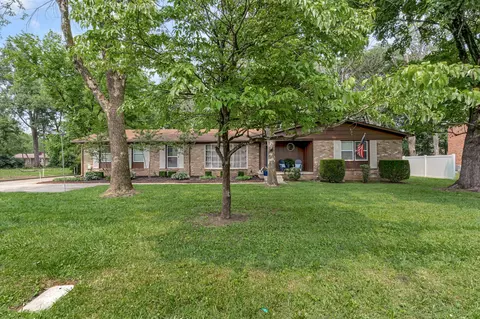 1415 Huntington Dr, Murfreesboro, TN 37130