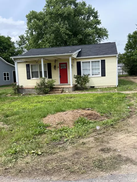 53 Elizabeth Ter, Rossville, GA 30741