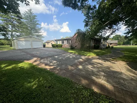 Exterior - 2207 Wolfe Rd, White Bluff, TN 37187 photo 5 of 17