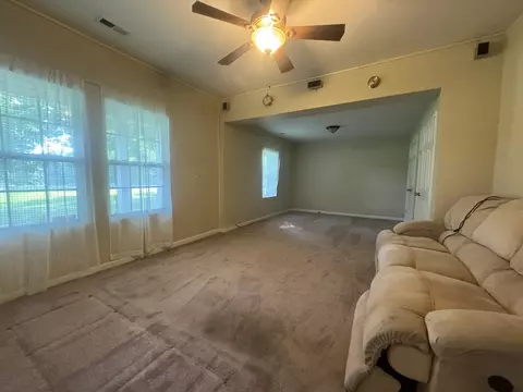 Living - 2207 Wolfe Rd, White Bluff, TN 37187 photo 2 of 3