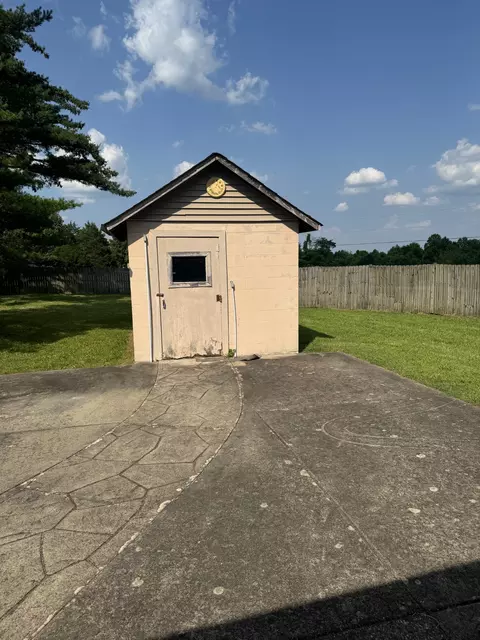 Exterior - 2207 Wolfe Rd, White Bluff, TN 37187 photo 12 of 17