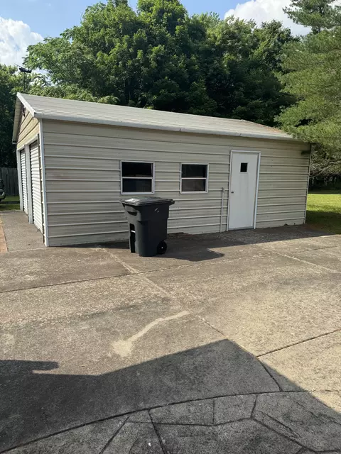 Exterior - 2207 Wolfe Rd, White Bluff, TN 37187 photo 9 of 17
