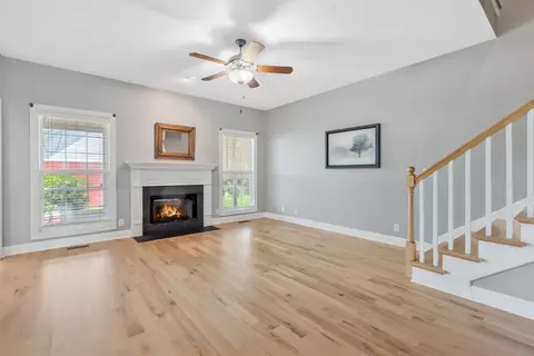Living - 193 Red Jacket Trce, Murfreesboro, TN 37127 photo 3 of 7