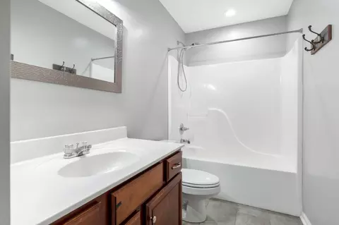 Bath - 193 Red Jacket Trce, Murfreesboro, TN 37127 photo 1 of 1