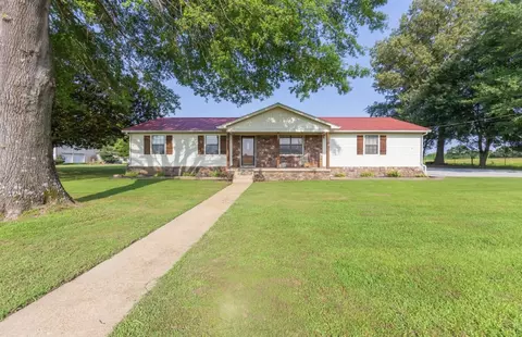 235 Pinecrest Dr, Henderson, TN 38340