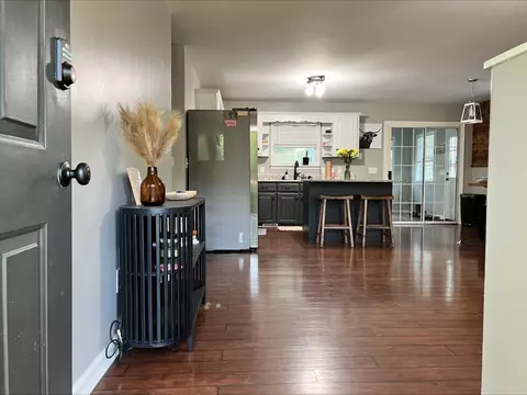 Entry Way - 831 Harris Rd, Dickson, TN 37055 photo 1 of 3