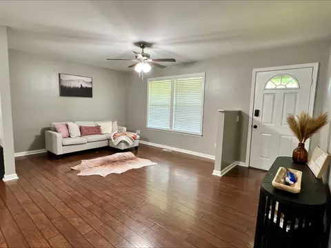Living - 831 Harris Rd, Dickson, TN 37055 photo 1 of 1