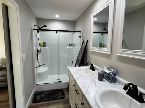 Bath - 111 Stellar Ct, Clarkrange, TN 38553 photo 5 of 5