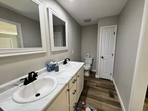 Bath - 111 Stellar Ct, Clarkrange, TN 38553 photo 4 of 5
