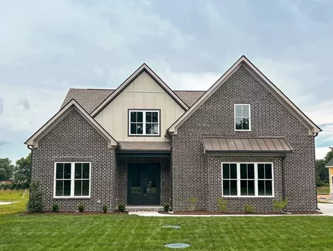 512 Gresham Ln, Murfreesboro, TN 37129