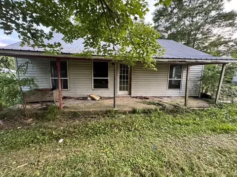 1070 W Rock Quarry Rd W, Clarkrange, TN 38553