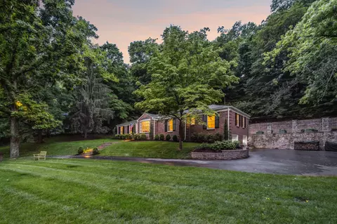 1119 Chickering Park Dr, Nashville, TN 37215