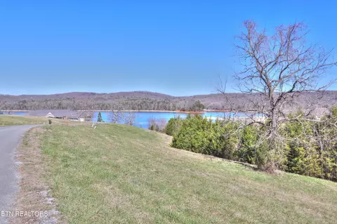 196 Captains Cv, Sharps Chapel, TN 37866