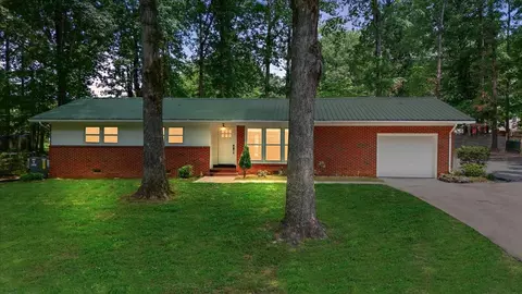 304 Oakwood Dr, Lawrenceburg, TN 38464