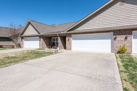 2755 Waters Pl, Maryville, TN 37803