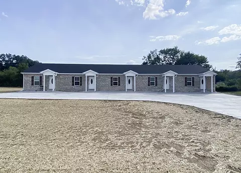 10883 Old Tullahoma Rd, Tullahoma, TN 37388