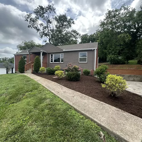712 S Dickerson Rd, Goodlettsville, TN 37072