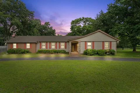 1011 Hickory Harbor Dr, Gallatin, TN 37066