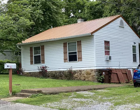 111 S Walker Ln, Oak Ridge, TN 37830