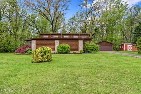 1430 Hillvale Rd, Louisville, TN 37777