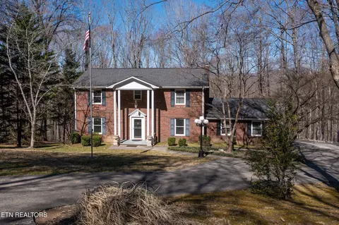 119 Whittier Ln, Oliver Springs, TN 37840