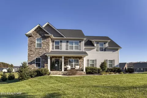 107 Checkerberry Rd, Oak Ridge, TN 37830