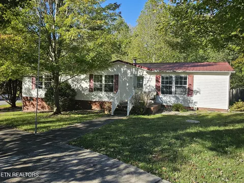 201 Loggers Ln, Clinton, TN 37716