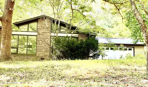 125 Skyland Ln, Powell, TN 37849