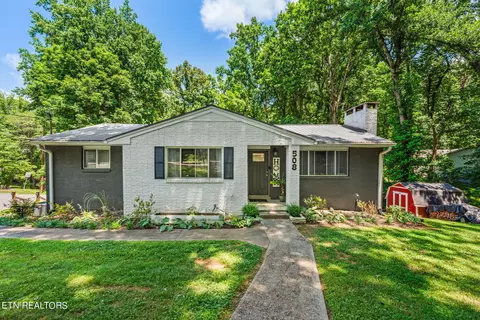 508 Davis Dr, Kingston, TN 37763