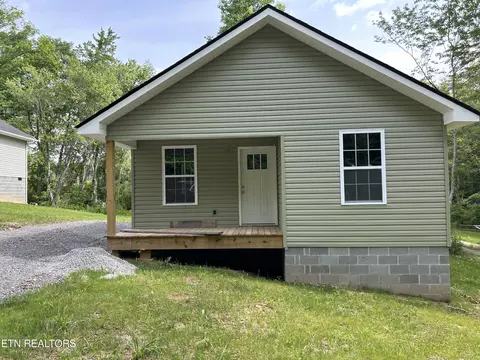 216 Bills St, Jamestown, TN 38556