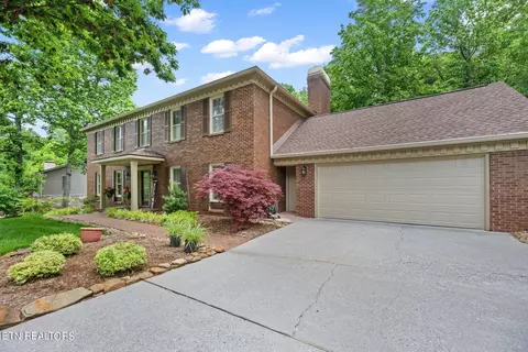 107 Crestview Ln, Oak Ridge, TN 37830