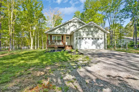 1097 Sheppard Rd, Jamestown, TN 38556