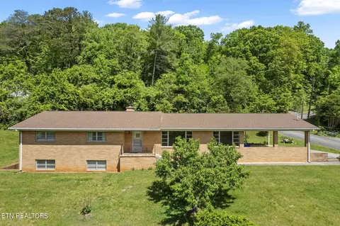 117 Caldwell Dr, Oak Ridge, TN 37830
