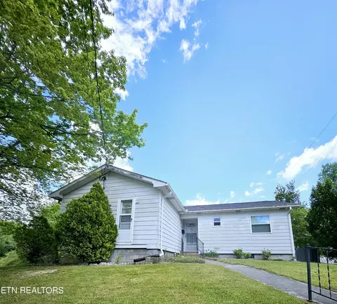 301 E Forest Ln, Oak Ridge, TN 37830