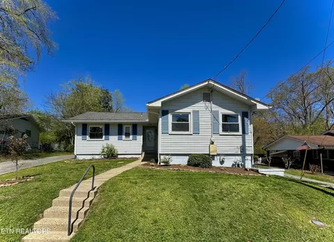 109 E Magnolia Ln, Oak Ridge, TN 37830