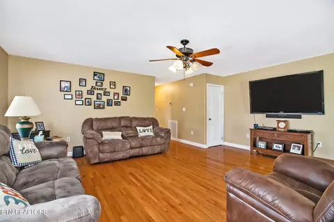 1037 Pine Ridge Ln, Clarkrange, TN 38553 photo 14