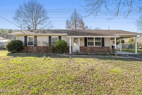 104 Lynwood Ln, Oak Ridge, TN 37830
