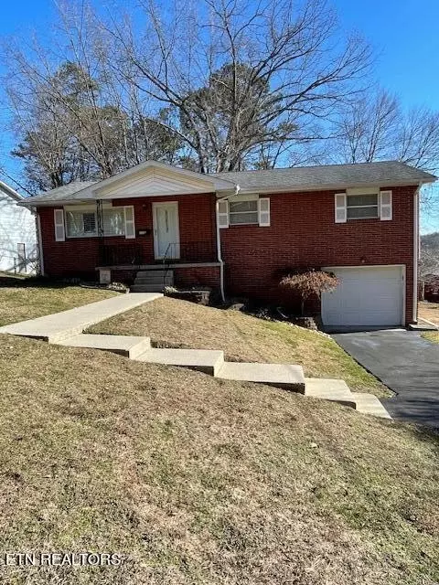 205 Hillside Rd, Oak Ridge, TN 37830