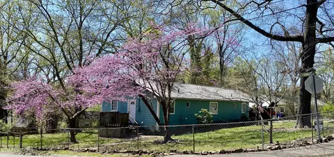 201 Waltham Pl, Oak Ridge, TN 37830