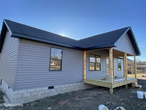 338 Fitzgerald Ln, Jamestown, TN 38556