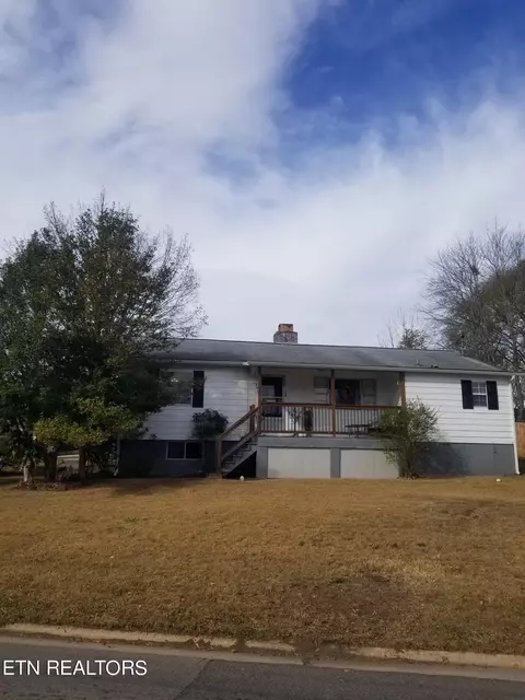 308 Vermont Ave, Oak Ridge, TN 37830