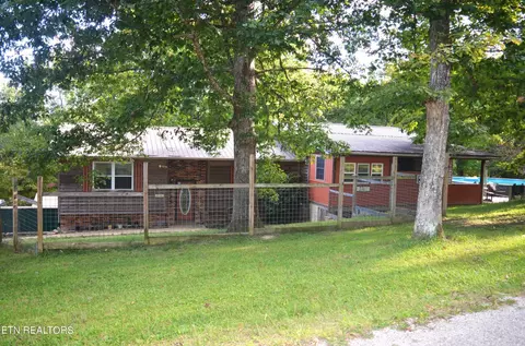 136 Windcrest Dr, Jamestown, TN 38556