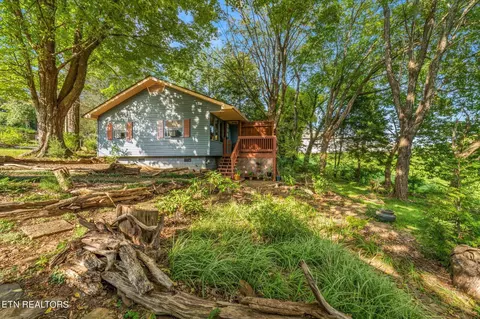 115 E Wadsworth Cir, Oak Ridge, TN 37830