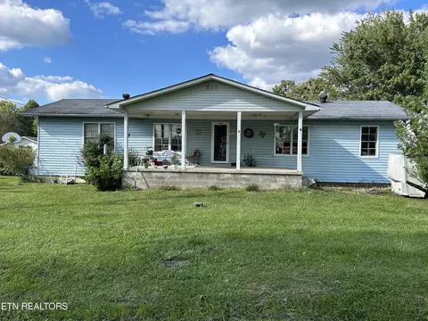 435 Patton Heights Cir, Jamestown, TN 38556